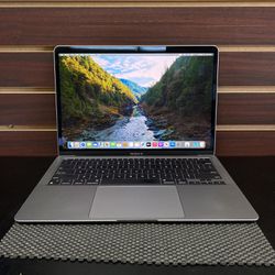 Apple MacBook Air 2020 13.3” M1 Apple - 512GB SSD 8GB RAM 