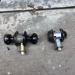 FRONT DOOR LOCKS $10 FOR BOTH. GOOD CONDITION