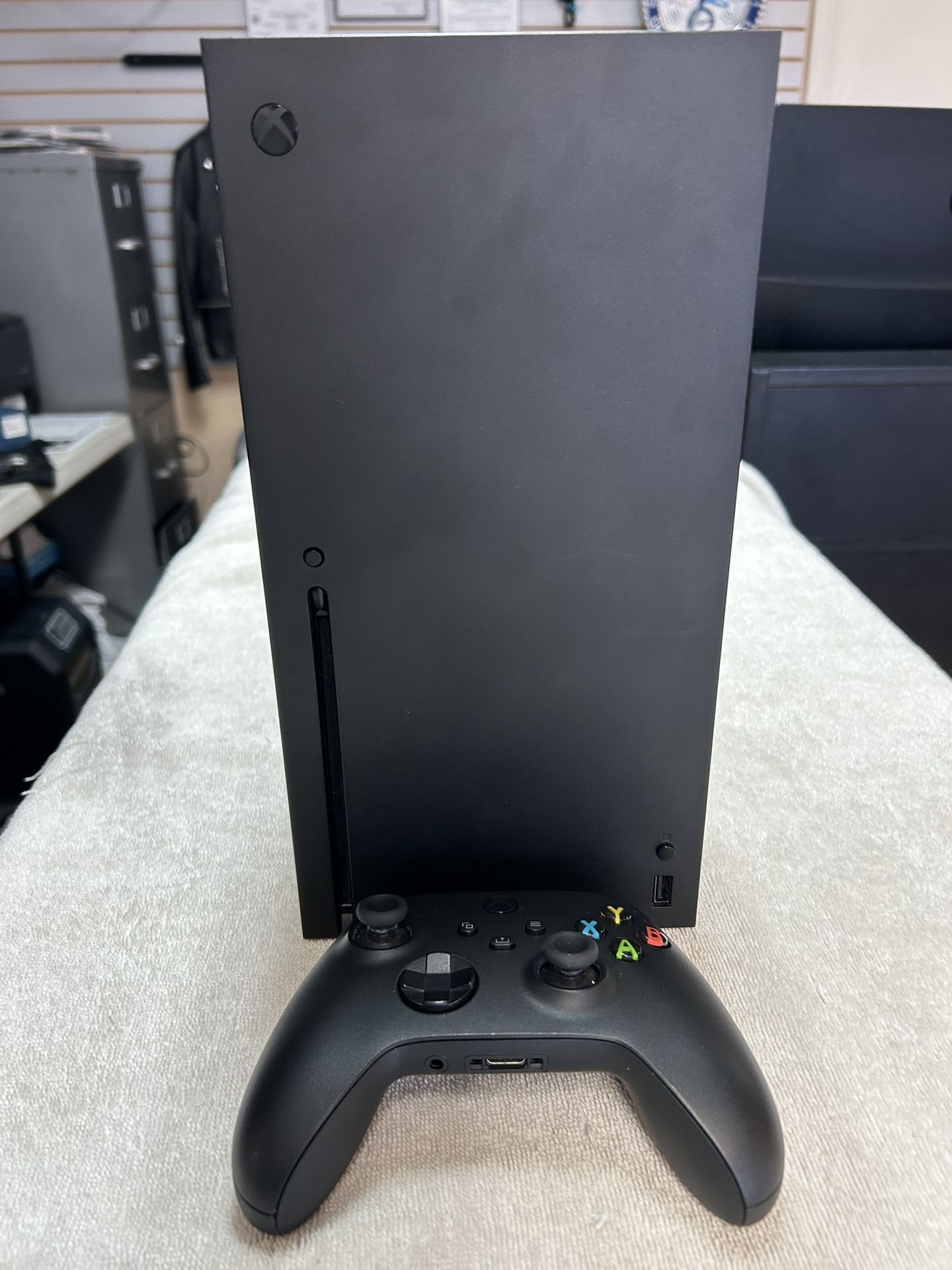 Xbox Series X 1 TB With 1 Controller