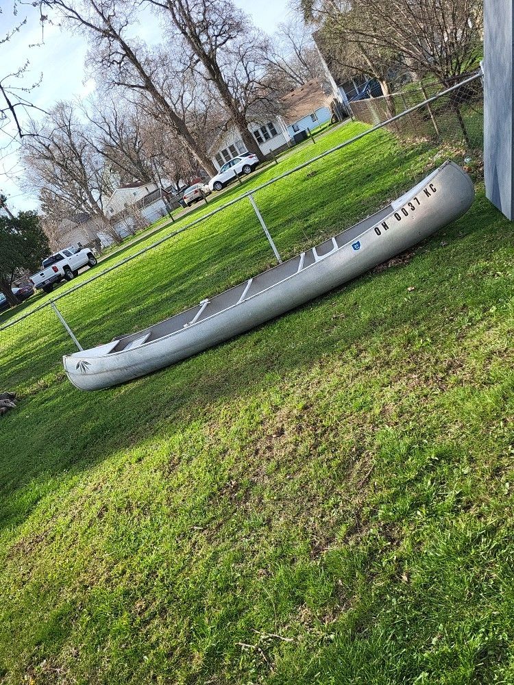  16th foot Withpaddles 2  Hi backseats go with it
