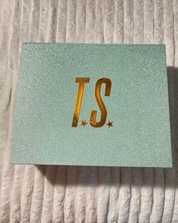 Taylor Swift “Life of a Showgirl” box set