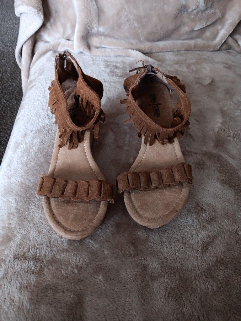 Cute Size 10 Wedge Sandals!