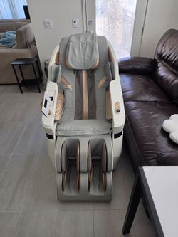 Luxury Full-Body Massage Chair – Zero Gravity