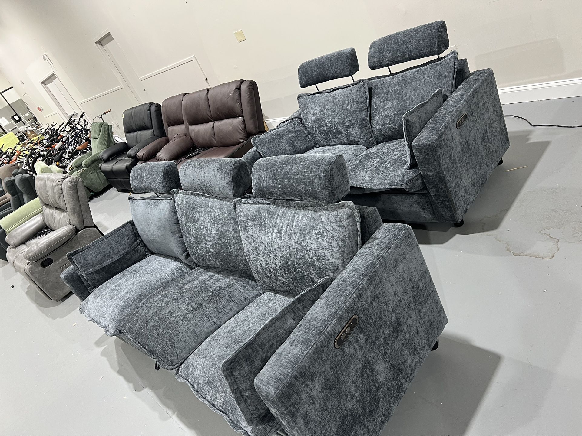 M-New 5 Seats Sofa Set, Power Reclining Set Loveseat and 3-Seater Sofa with Pillows and Storage – Plush Oversized Recliner with USB Ports for Living R