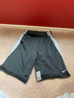 Boys large Nike basketball shorts