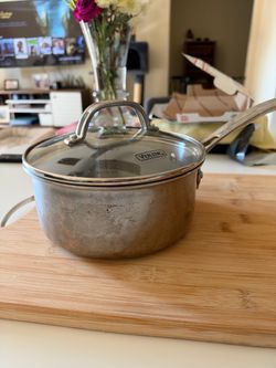 Viking Stainless Steel Saucepan with Glass Lid