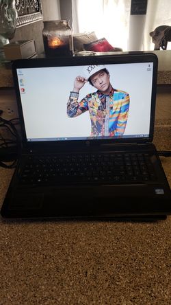 Hp laptop 17 inch Intel i5 6 gb memoria con musica mixes y karaoke