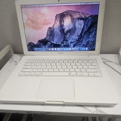 MACBOOK LAPTOP & CHARGER