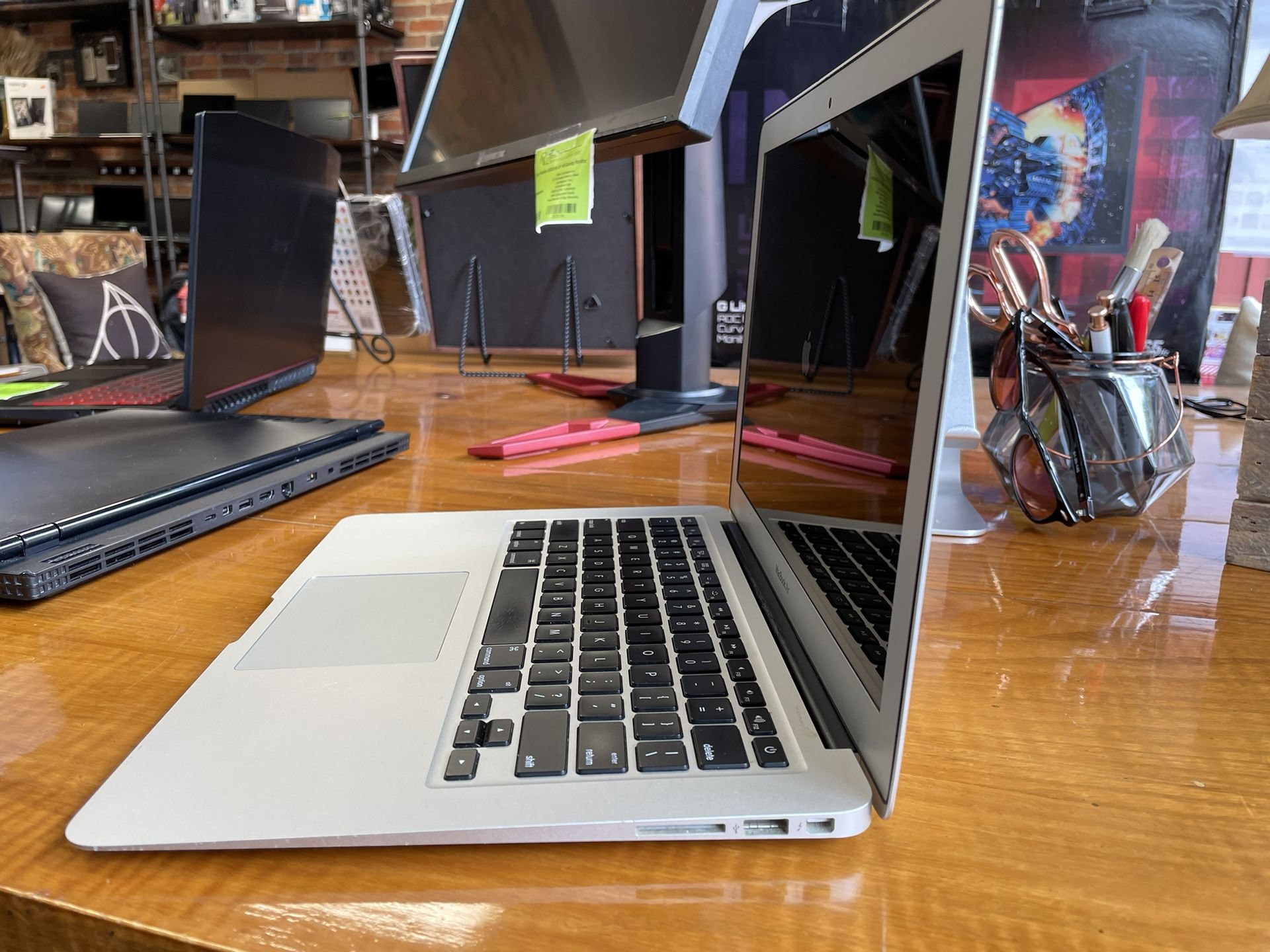Apple MacBook Air 2013 13.3” i7 4GB RAM 128GB SSD