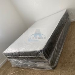 Full mattress with box spring (2pc set - new) 