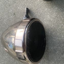 Harley Boss Audio Black and silver 4 Speakers w/ wires 