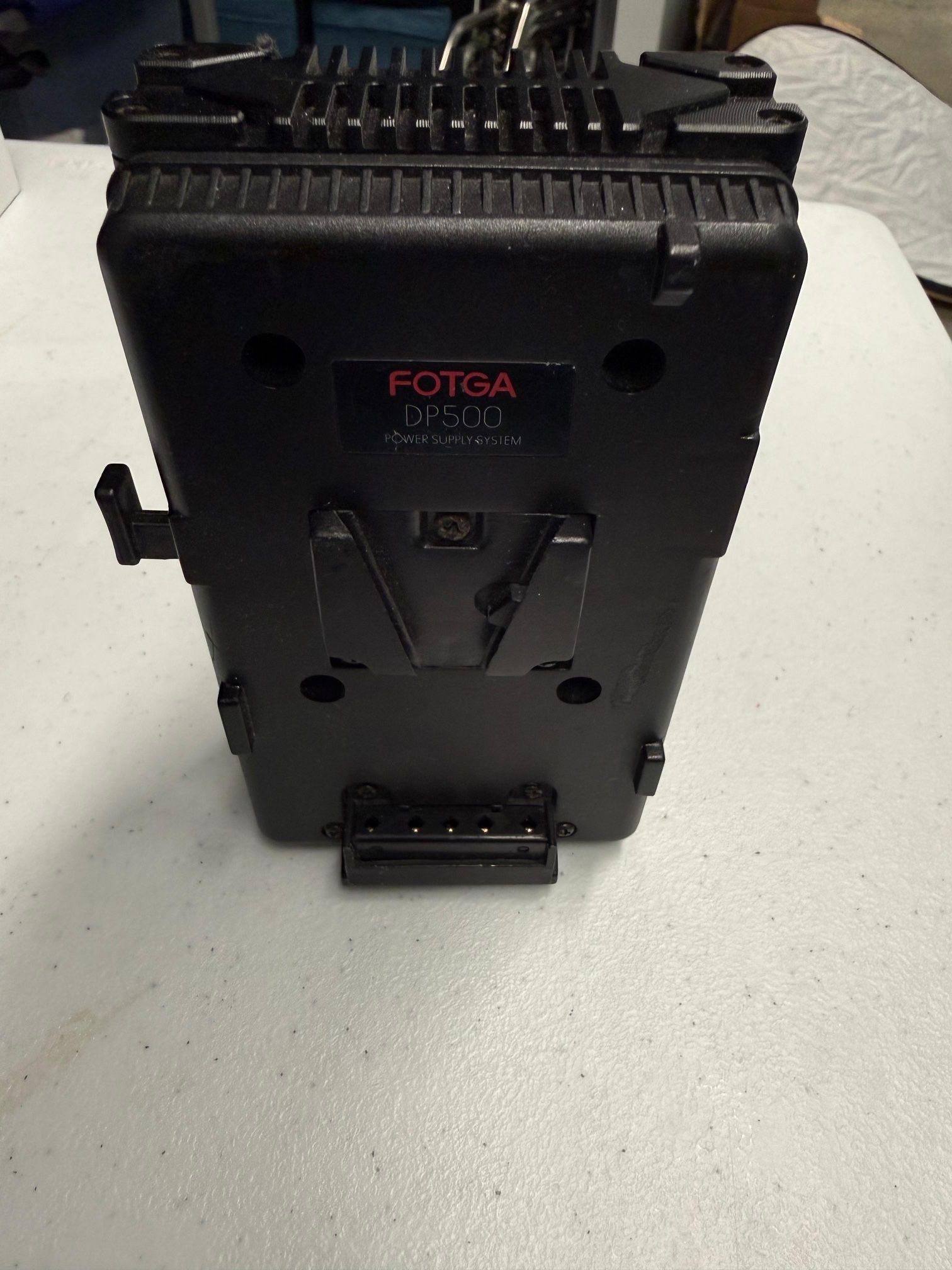 FOTGA DP500 V-Mount Battery Supply