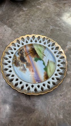 Decorative Porcelain Plate with Reticulated Gold Rim