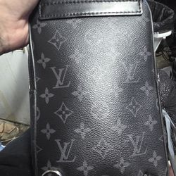 LOUIS VUITTON Avenue Slingbag PM