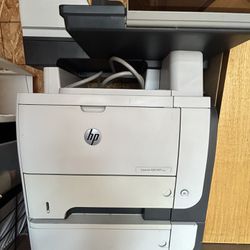 HP LaserJet 500 MFP M525 Printer / Copier