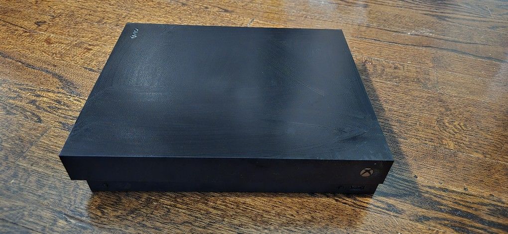 Xbox One X 1TB