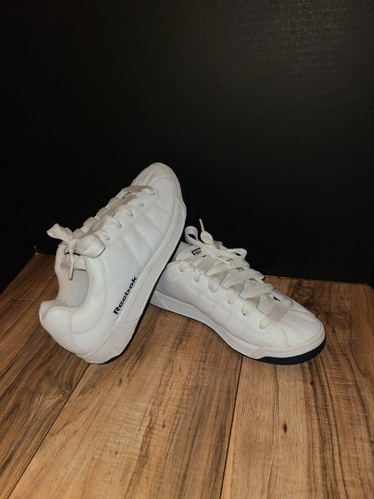 Reebok White Navy Blue Fashion Casual Shoes Size 9.5