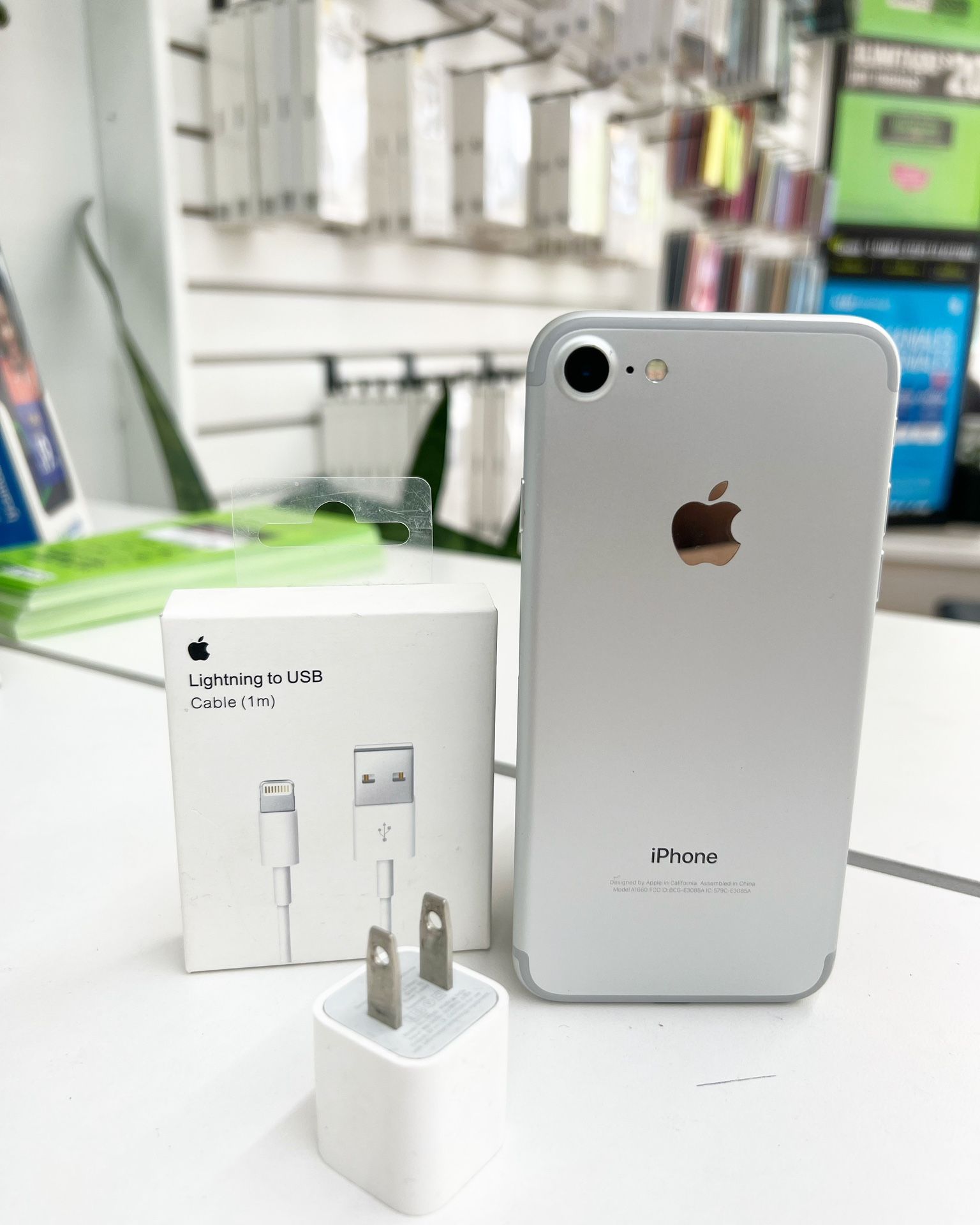 Apple iPhone 7 128GB Silver Unlocked