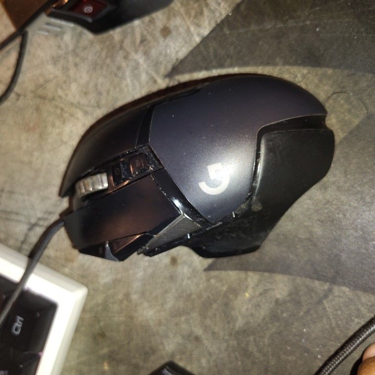 Logitech G502 HERO wired mouse