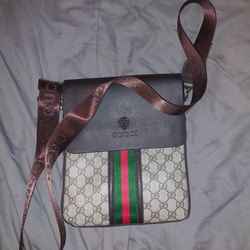 Gucci GG Brown Messenger Bag GG Canvas
