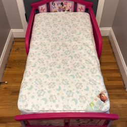 Toddler Minnie Mouse Bed / With A Twin Mattress