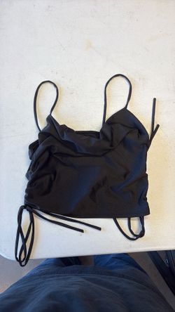 Black crop top, medium