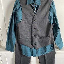 Boys Size 8 Suit 