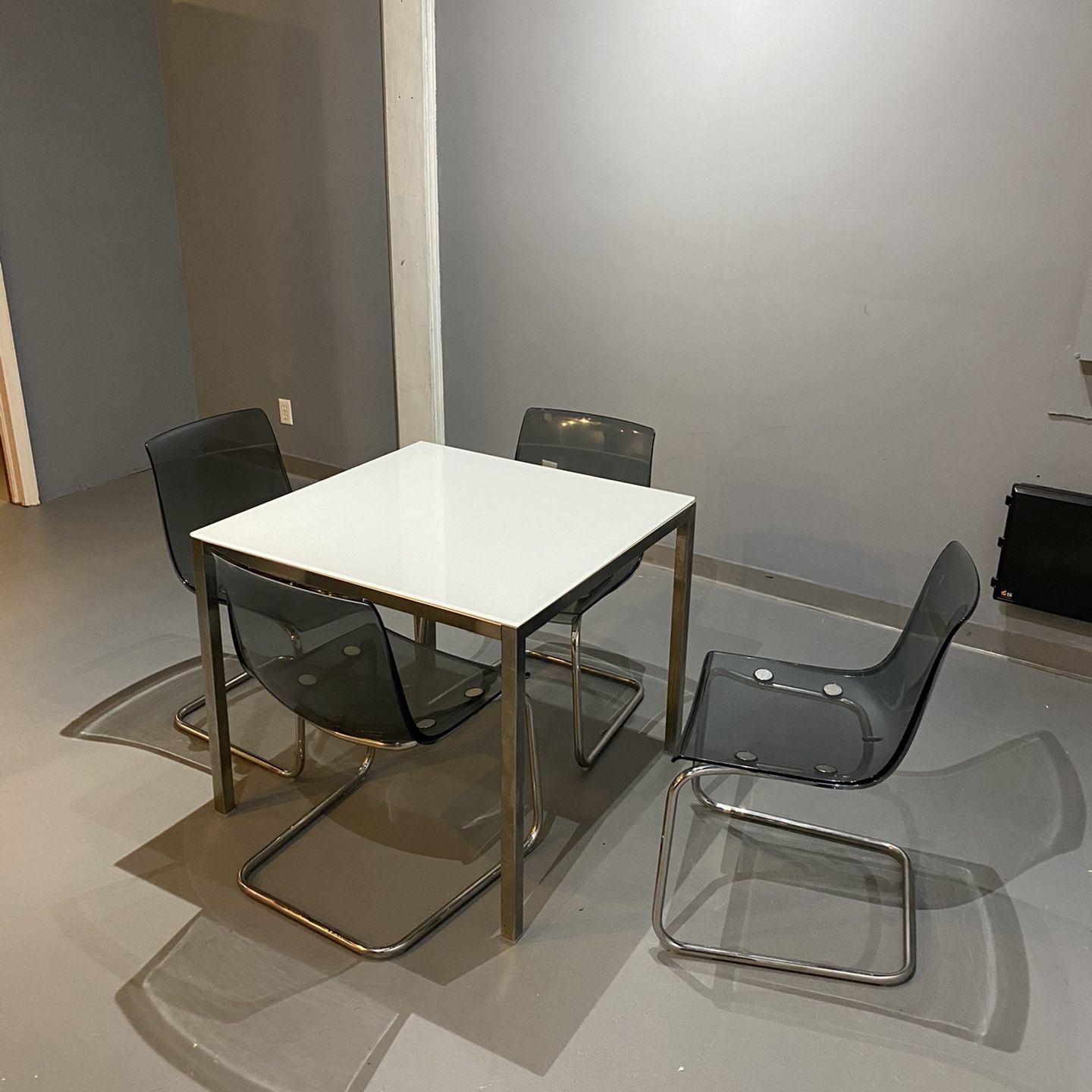 Ikea torsby glass table top deals