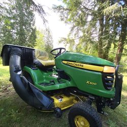 FS: John Deere X300 Mower Riding Lawnmower w/ Bagger System 