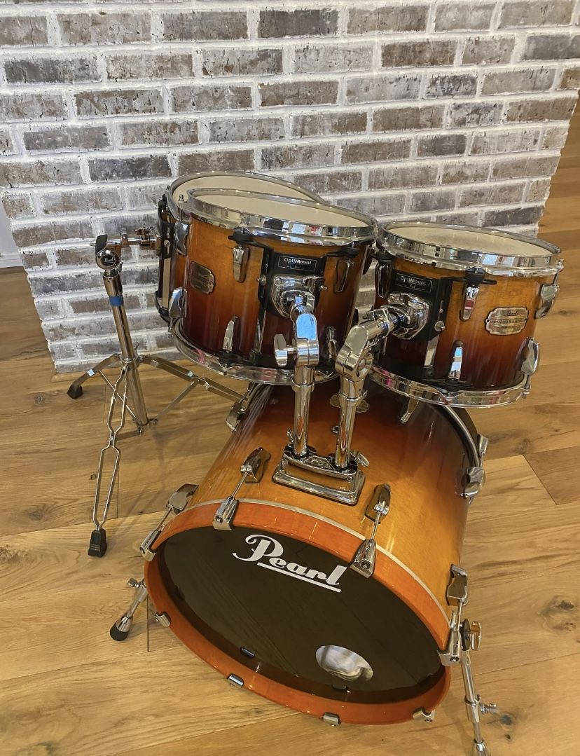 Pearl Drum Kit w/ Snare Hi Hat & Stands