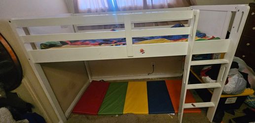 Twin loft bed