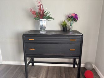 Table/drawer