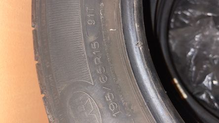 195/65 R15 Michelin Defender tires full set