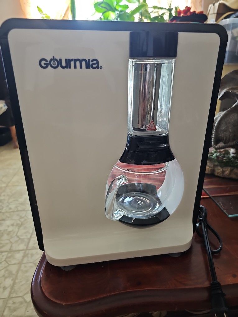 Gourmia GTC8000 Electric Square Tea Maker