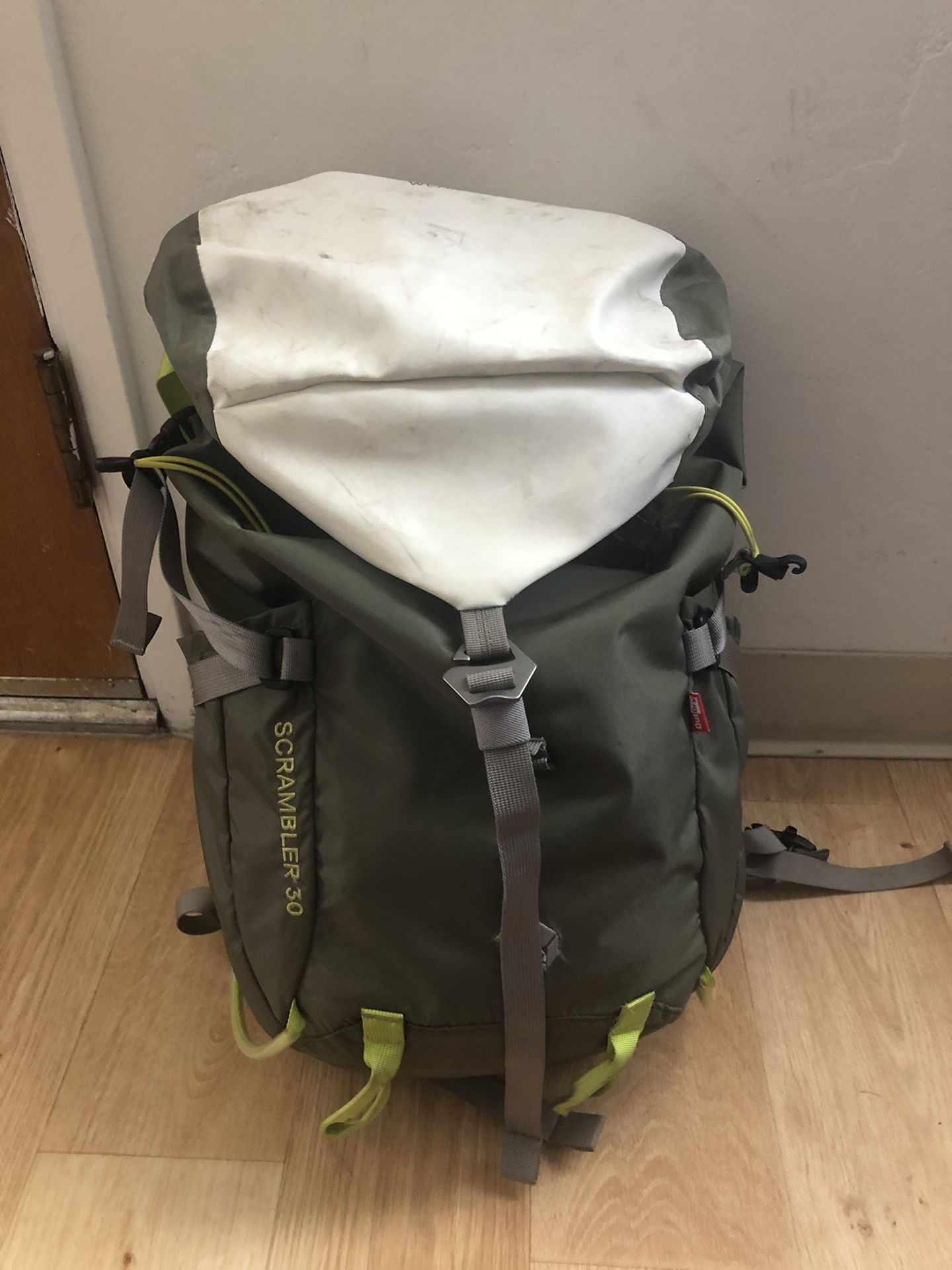 Mountain Hardware - Scrambler 30 - waterproof backpack