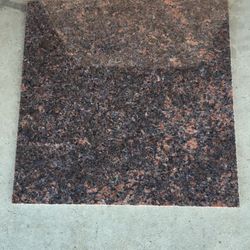 Dakota Mahogany tile 12 in x 12 in
