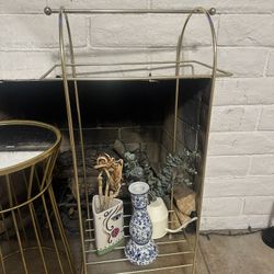 gold side piece decor 