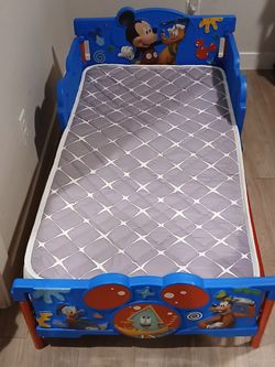 Toddler bed with mattress