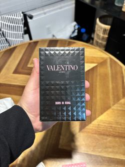 VALENTINO(Uomo Born in Roma)