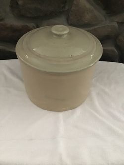 Antique Vintage Stoneware Crock / Bean Pot With Lid