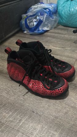 Nike Foamposite Ones (Cracked Lava) 10.5”
