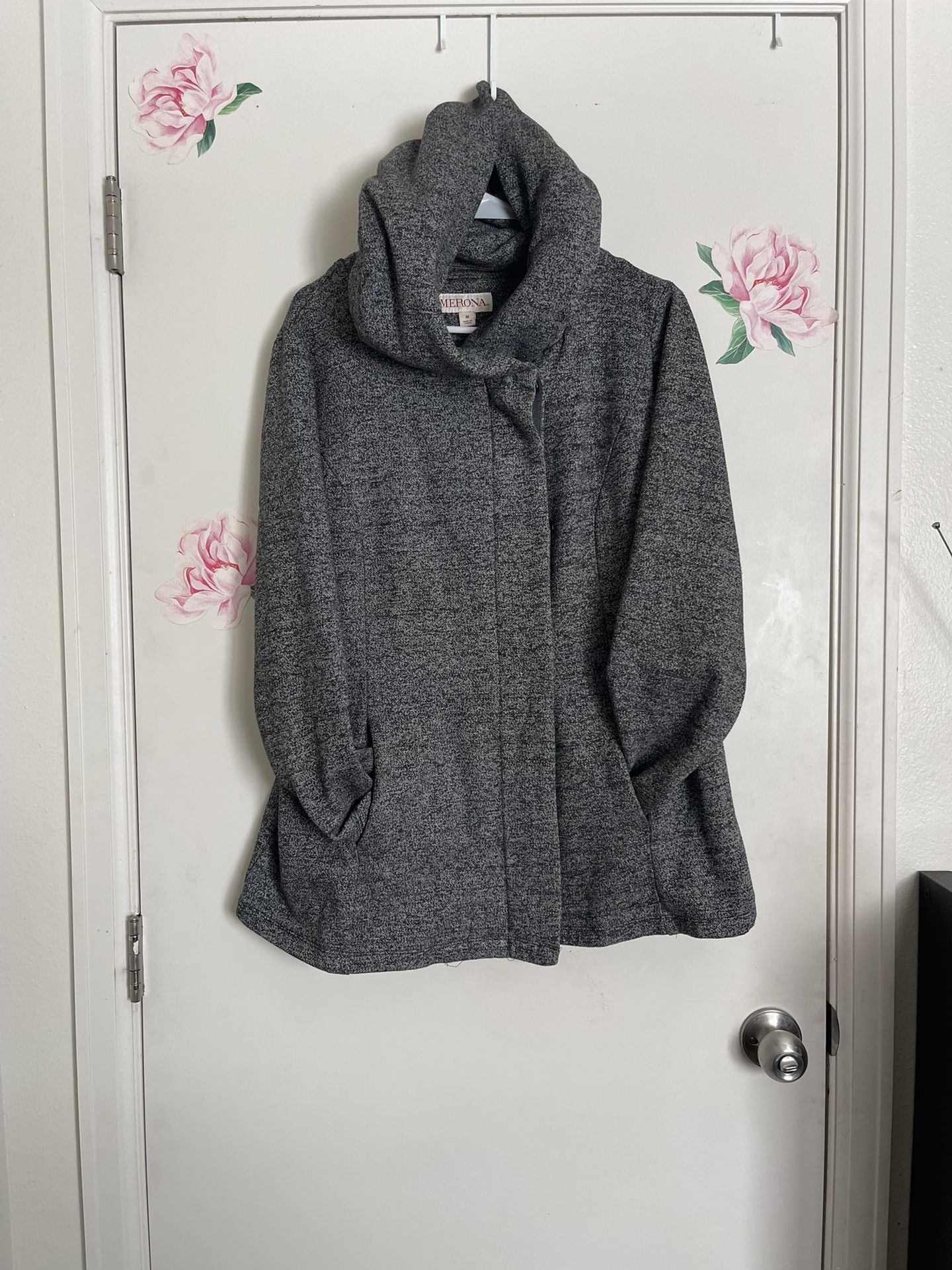 In Excellent Condition Women’s Coat Size Medium 