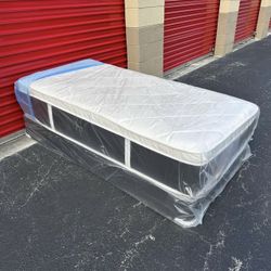 New Twin Size Plush Pillowtop Mattress And Box Spring Set // We Offer  🚚