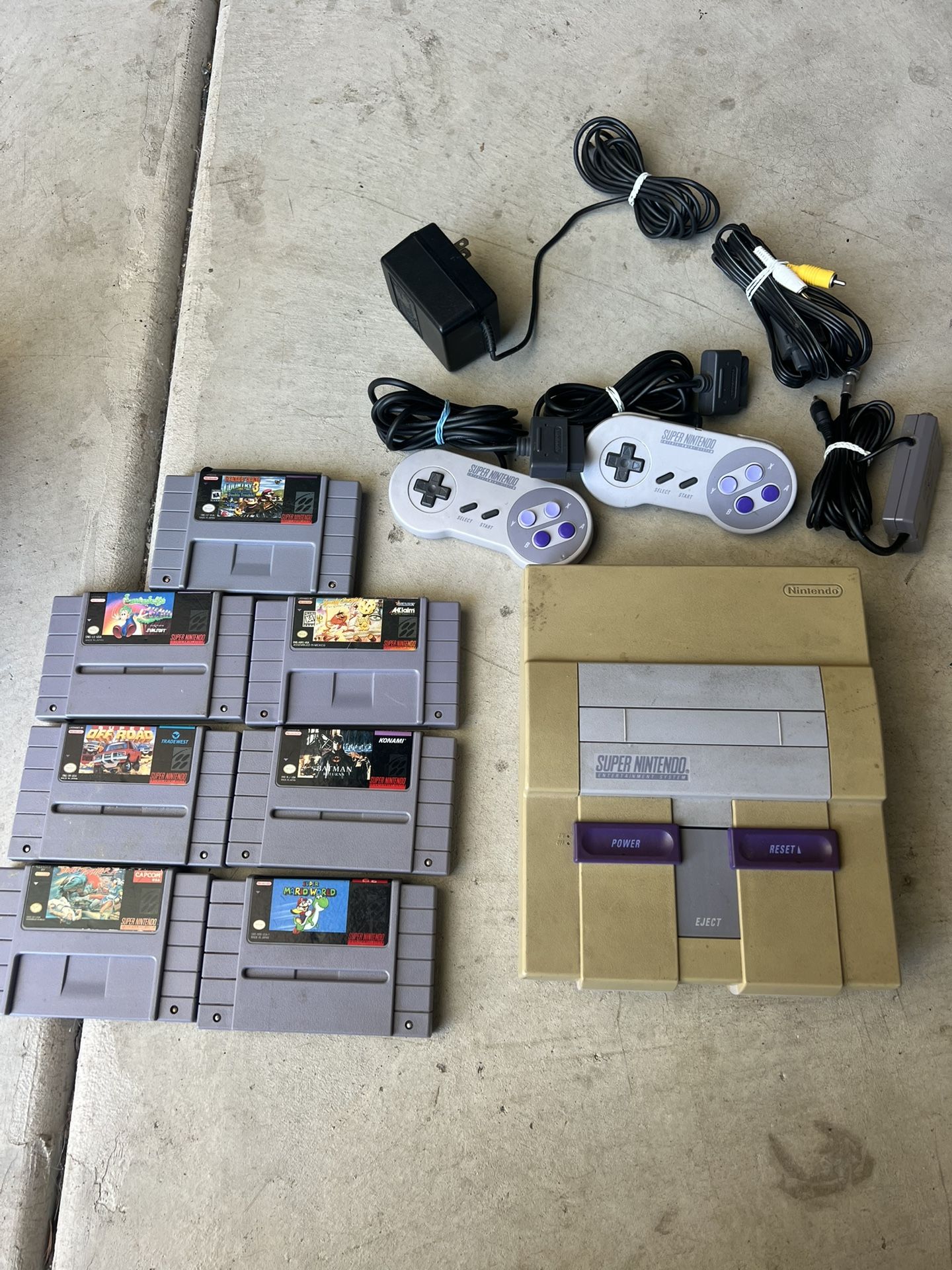 Super Nintendo + 7 Games