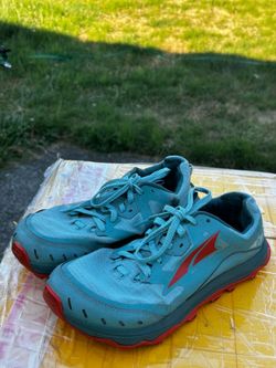 Altra Peak 6 Women’s Teal Running Shoes with Red Accents Sneakers Size 6.5