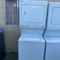 FRIGIDAIRE 27" WHITE STACKABLE WASHER AND GAS DRYER WITH AGITATOR 