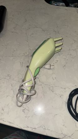 Q-Redew Handheld Hair Steamer (Light Green)