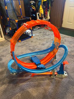 Hot Wheels Loop Track Set