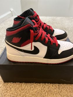 Jordan 1s (Size 7y)
