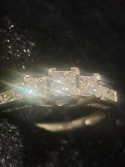 Three-Stone Princess Cut diamond Ring one carat